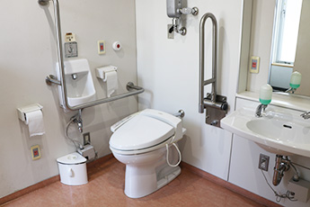 車椅子用トイレ