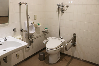 車椅子用トイレ