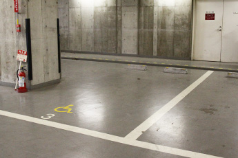 地下駐車場