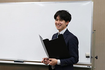 職員