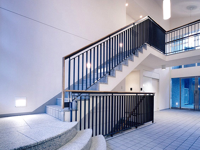 Atrium-style Entrance Hall