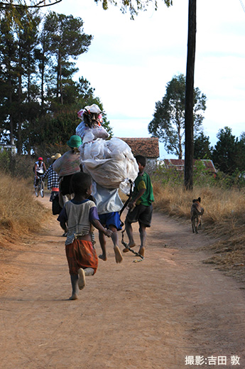小学生が大学の先生に質問