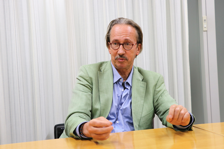 カール-A・フェヒナー監督