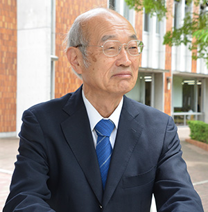 内田茂男常務理事