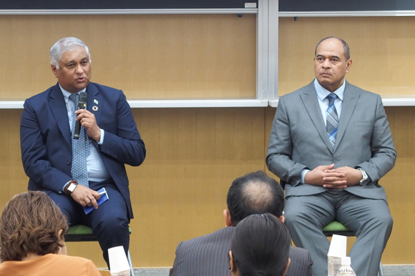 国連常駐代表の特別講義