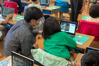 最新情報：市川市立真間小学校で学生がICT支援ボランティア