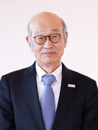 内田茂男理事長
