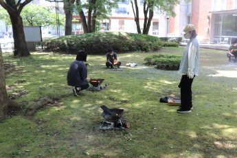 学生焚火体験