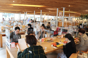 試食会風景