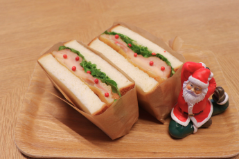 スモークチキンサンド