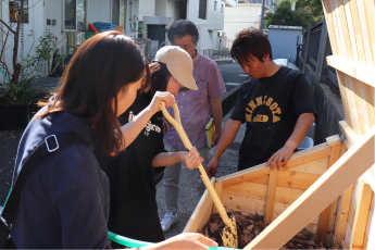 コンポスト作業