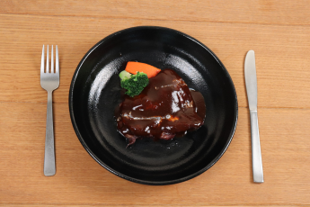 チキンの赤ワイン煮込み