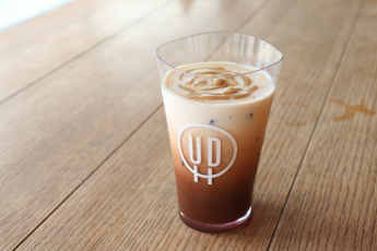 塩アイスキャラメルミルクティー