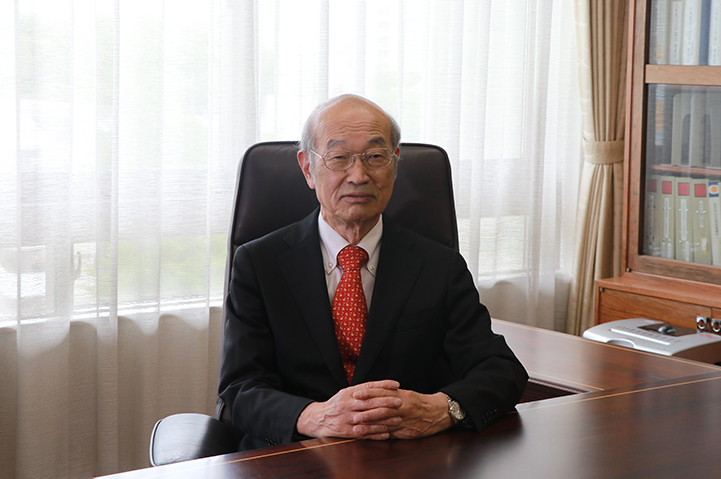 内田茂男